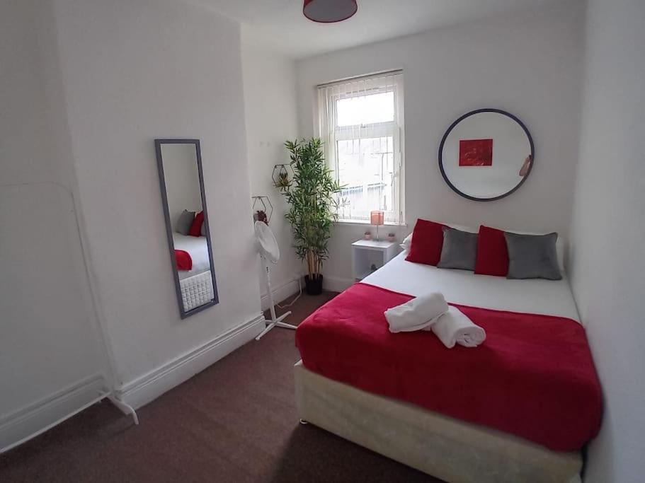 Large Family Home Central Location 3 Double Bedrooms And 1 Single Bedroom Cardiff Exterior photo