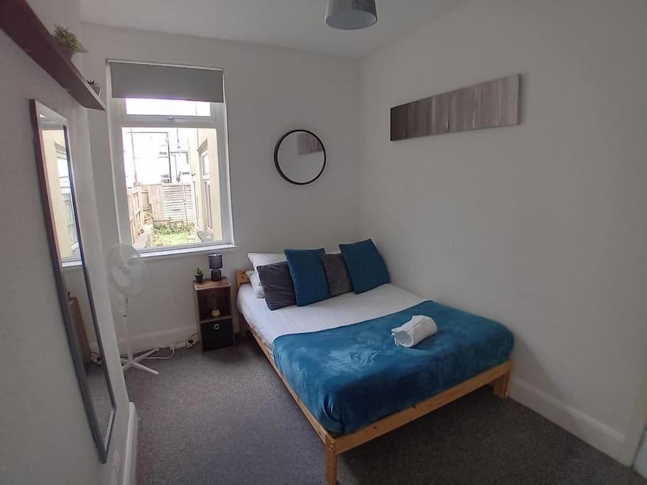 Large Family Home Central Location 3 Double Bedrooms And 1 Single Bedroom Cardiff Exterior photo